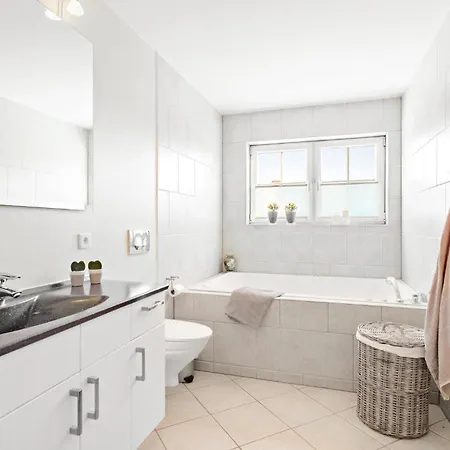 3 Bedroom Amazing In * ボーゲンセ