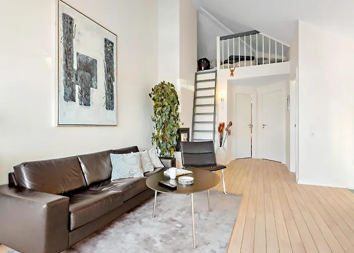 3 Bedroom Amazing In Apartment *